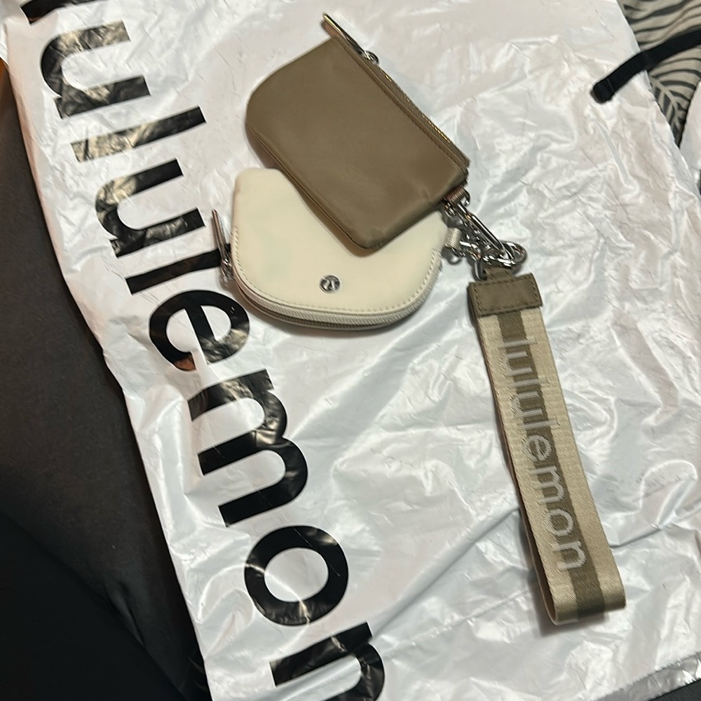 NEW 🤎- Lululemon Dual wristlet. Tan and cream. Never used